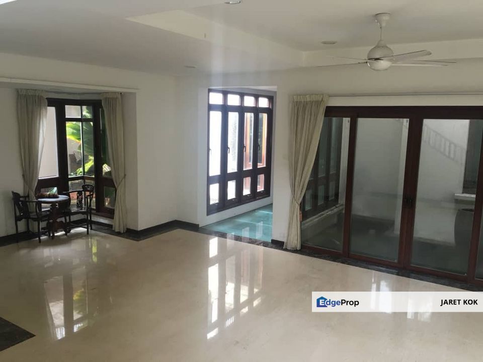 Bukit Gita Bayu, Seri Kembangan 2-Storey Bungalow Partially Furnished For Sale Big Garden, Selangor, Seri Kembangan