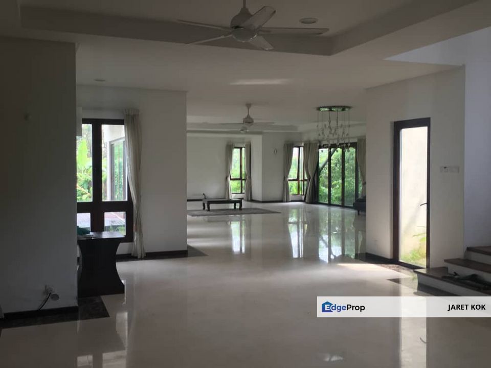 Bukit Gita Bayu, Seri Kembangan 2-Storey Bungalow Partially Furnished For Sale Big Garden, Selangor, Seri Kembangan