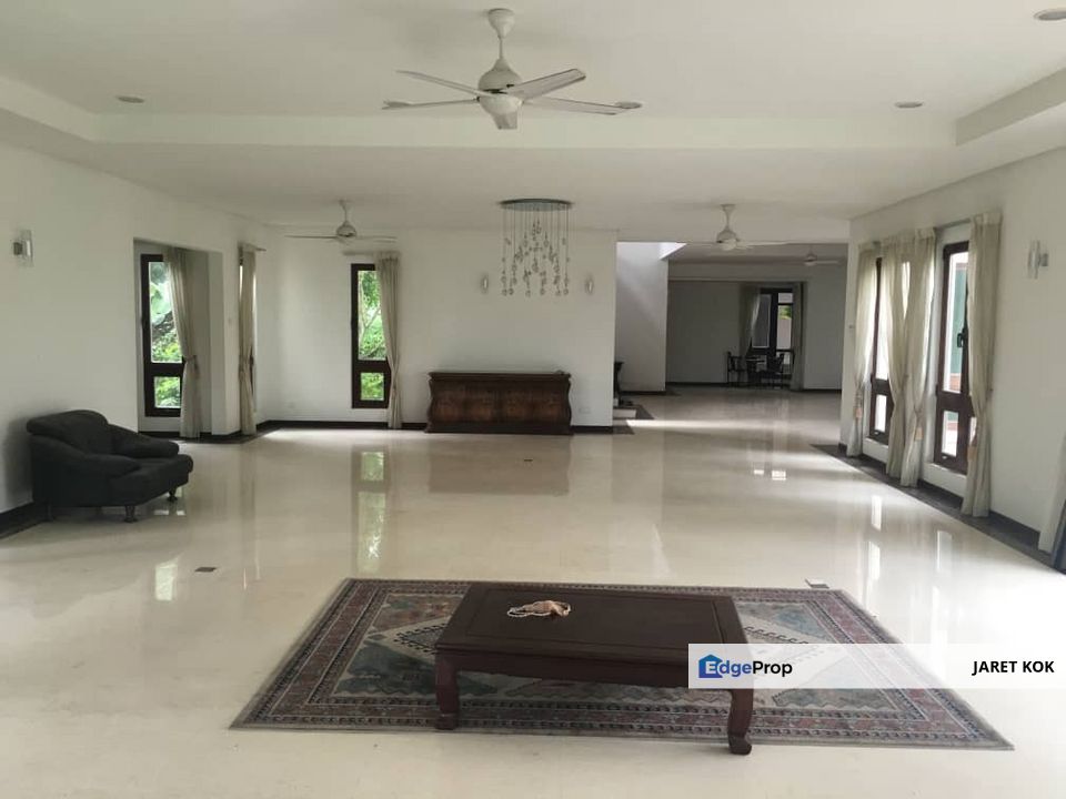 Bukit Gita Bayu, Seri Kembangan 2-Storey Bungalow Partially Furnished For Sale Big Garden, Selangor, Seri Kembangan