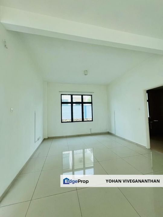 TAMAN VISTA KIRANA - HUGE 7,933 SQFT BUNGALOW | GATED & GUARDED | BELOW RM1MIL | AYER KEROH, Melaka, Melaka Tengah