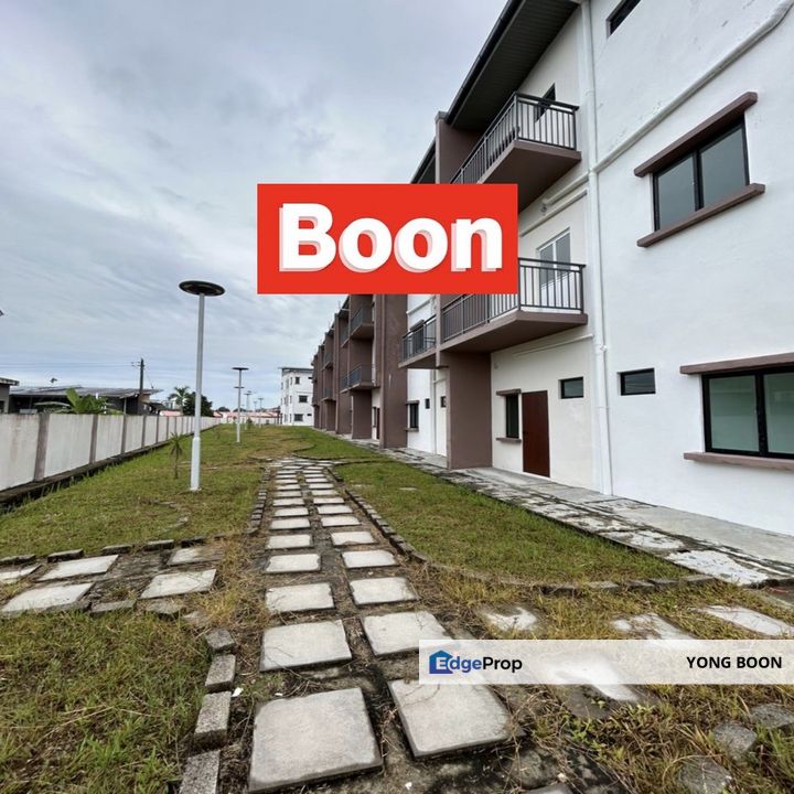 Brand New D'Everglades 4 Town House For Sale @ KUCHING, Sarawak, Kuching