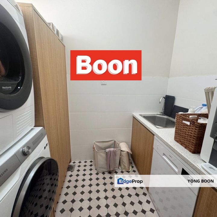 North Greenwich Big Corner Unit at 3rd Miles For Rent @ KUCHING, Sarawak, Kuching