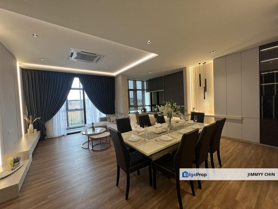 Very Cheap/ Northbank/ Corliss Residence/ Biggest size 3 bedroom/ 1410 sqft, Sarawak, Kuching