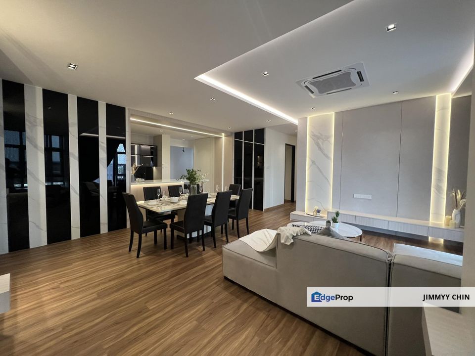 Very Cheap/ Northbank/ Corliss Residence/ Biggest size 3 bedroom/ 1410 sqft, Sarawak, Kuching