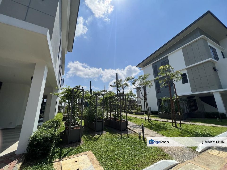 Very Cheap/ Alyvia residence/ Townhouse/ Upper unit/ 4 bedroom/ 1582 sqft, Sarawak, Kuching