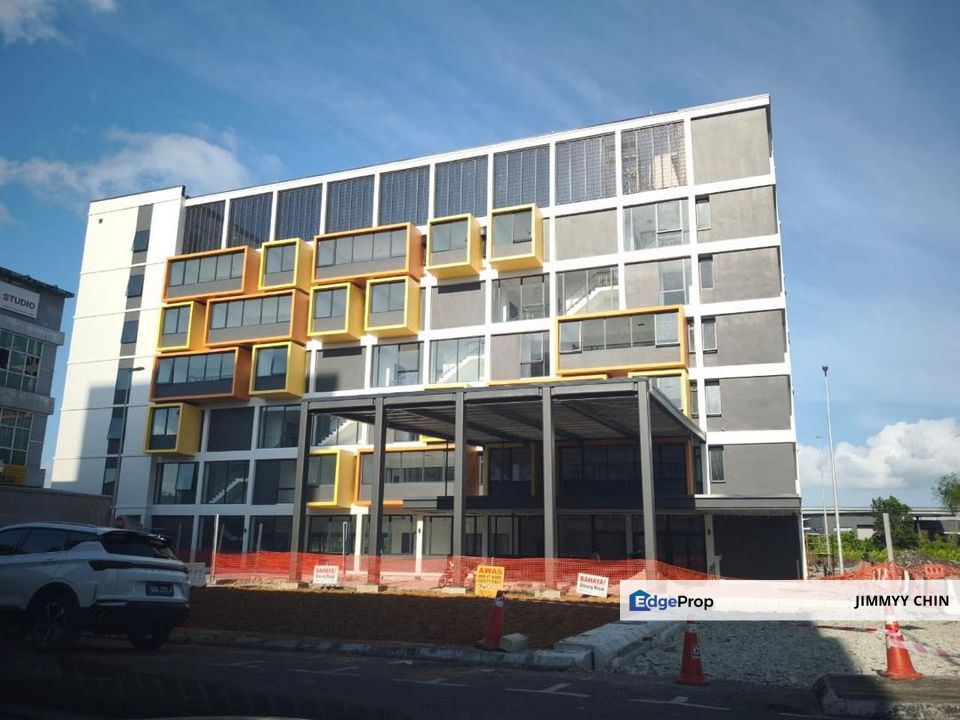 Super Cheap/ Tt3 plaza/ New 3 storey shoplot/ near Fame college/ 3301 sqft, Sarawak, Kuching