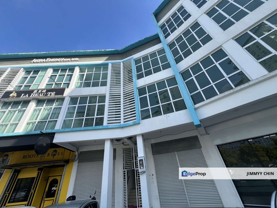 Super Cheap/ Tt3 plaza/ New 3 storey shoplot/ near Fame college/ 3301 sqft, Sarawak, Kuching