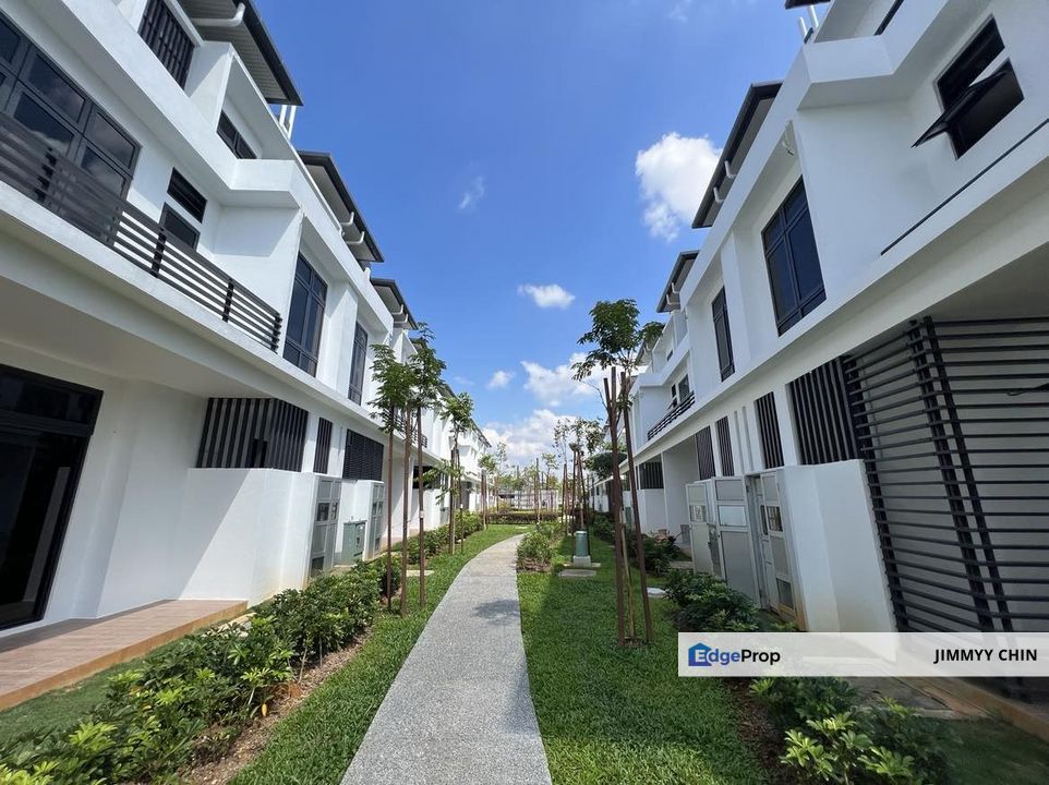 Cheap/ Alyvia Residence/ Upper unit/ Townhouse/ 1582 sqft/ 4 bedroom, Sarawak, Kuching