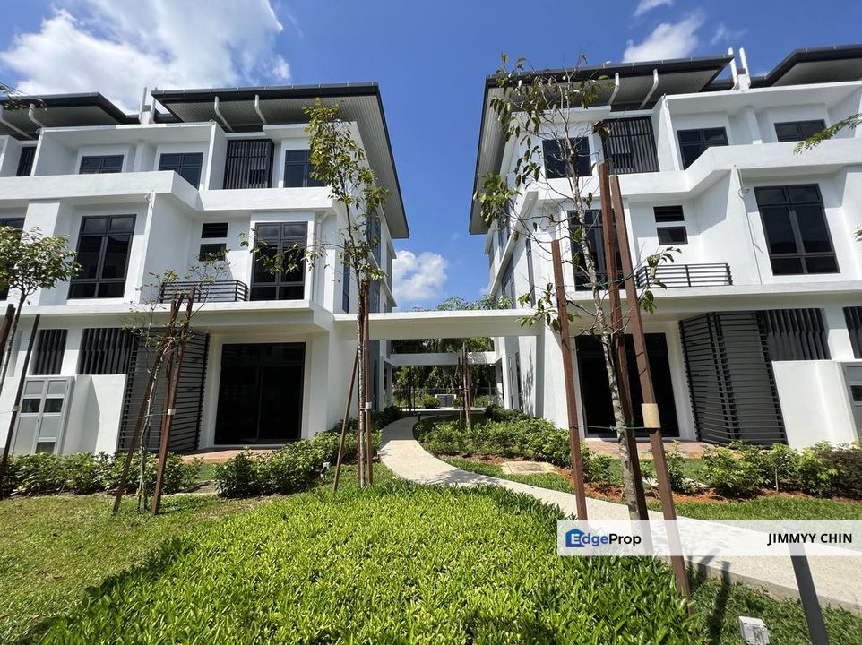 Cheap/ Alyvia Residence/ Upper unit/ Townhouse/ 1582 sqft/ 4 bedroom, Sarawak, Kuching