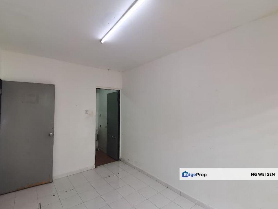 Ampang Taman Dagang 3 Storey Terrace Near LRT Ampang Ready For Rent, Selangor, Ampang