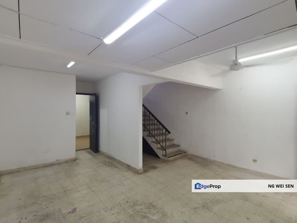 Ampang Taman Dagang 3 Storey Terrace Near LRT Ampang Ready For Rent, Selangor, Ampang