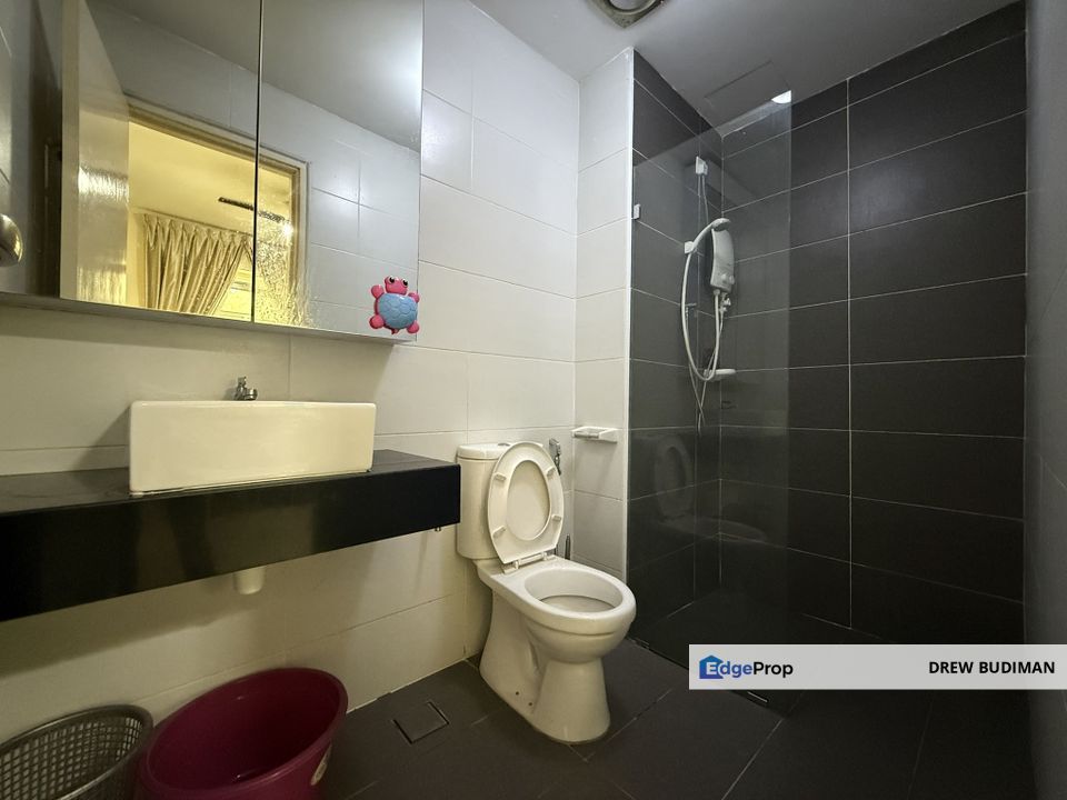 Renovated 3 BR 3 Bath KSL Residence @ Daya Full Loan Cash Out, Johor, Johor Bahru