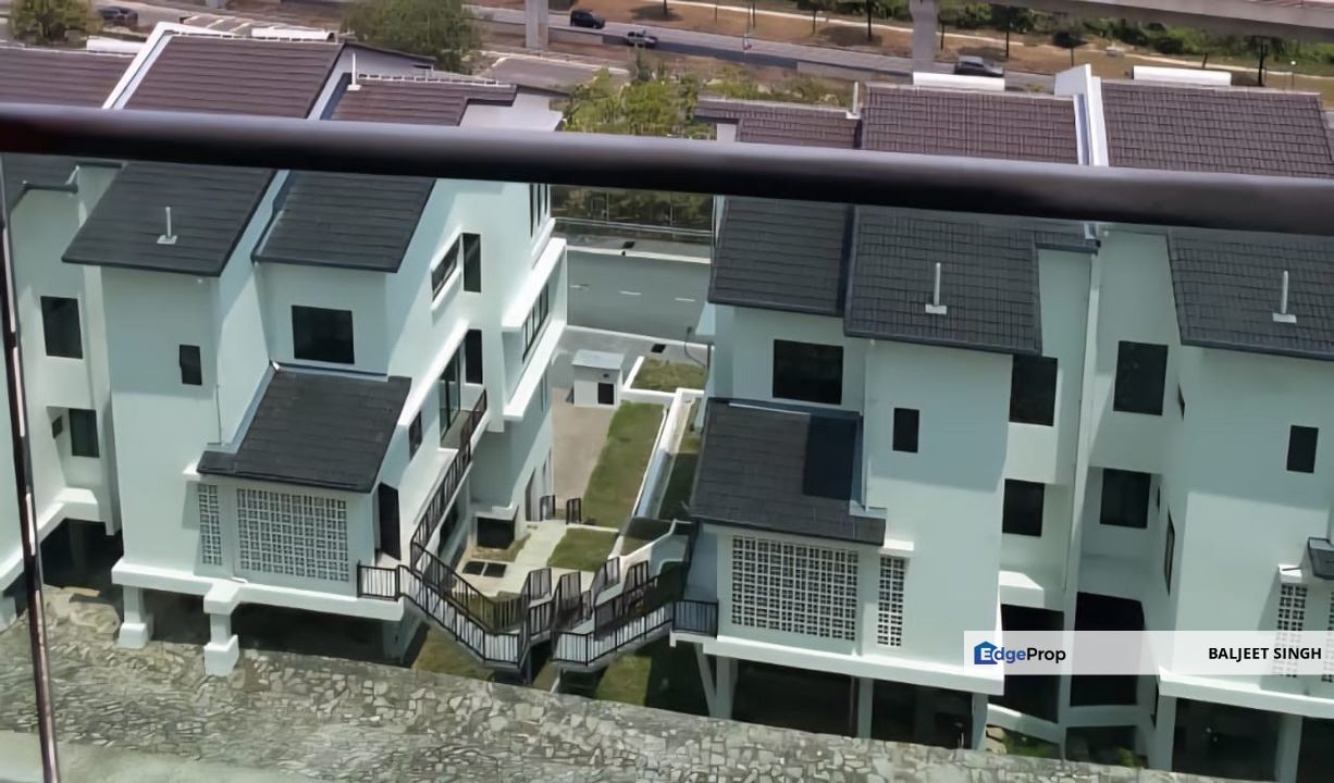 LUXURY AT ITS PEAK- 4 STOTEY SEMI-D FOR SALE, Selangor, Subang Jaya