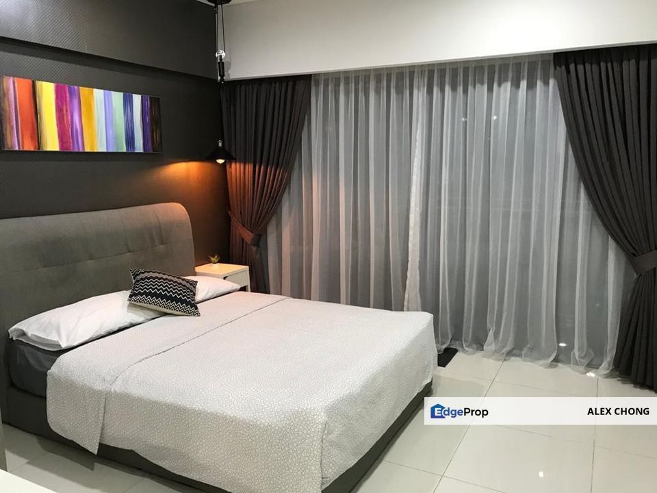Mercu Summer Suites KLCC fully furnish for sales, Below Bank Value, Kuala Lumpur, KL City