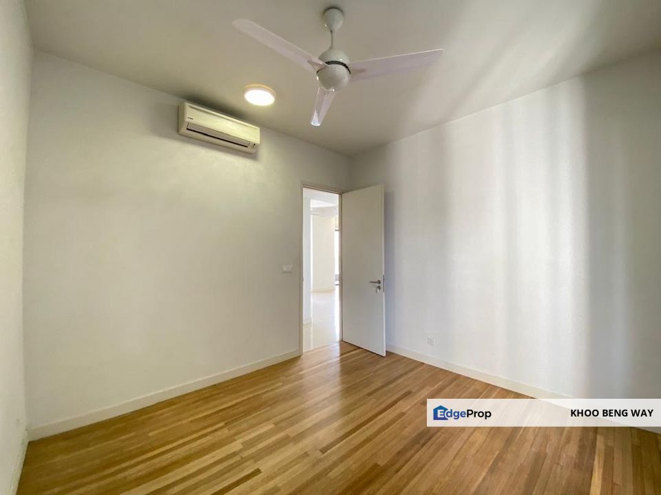 3+1 Rooms Family Size unit with Big Living Room and Balcony, Selangor, Petaling Jaya