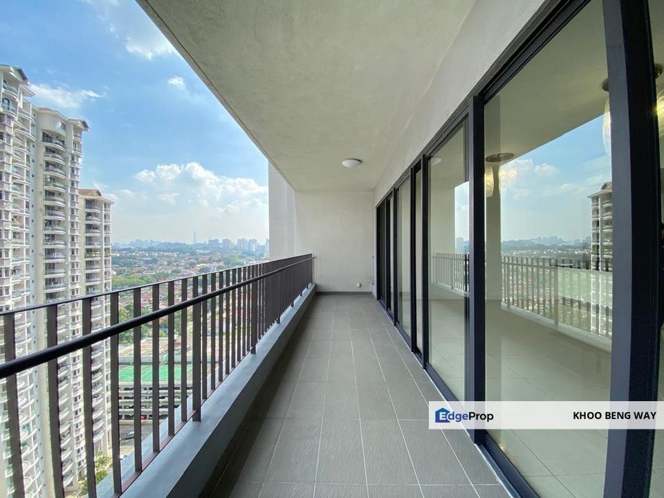 3+1 Rooms Family Size unit with Big Living Room and Balcony, Selangor, Petaling Jaya