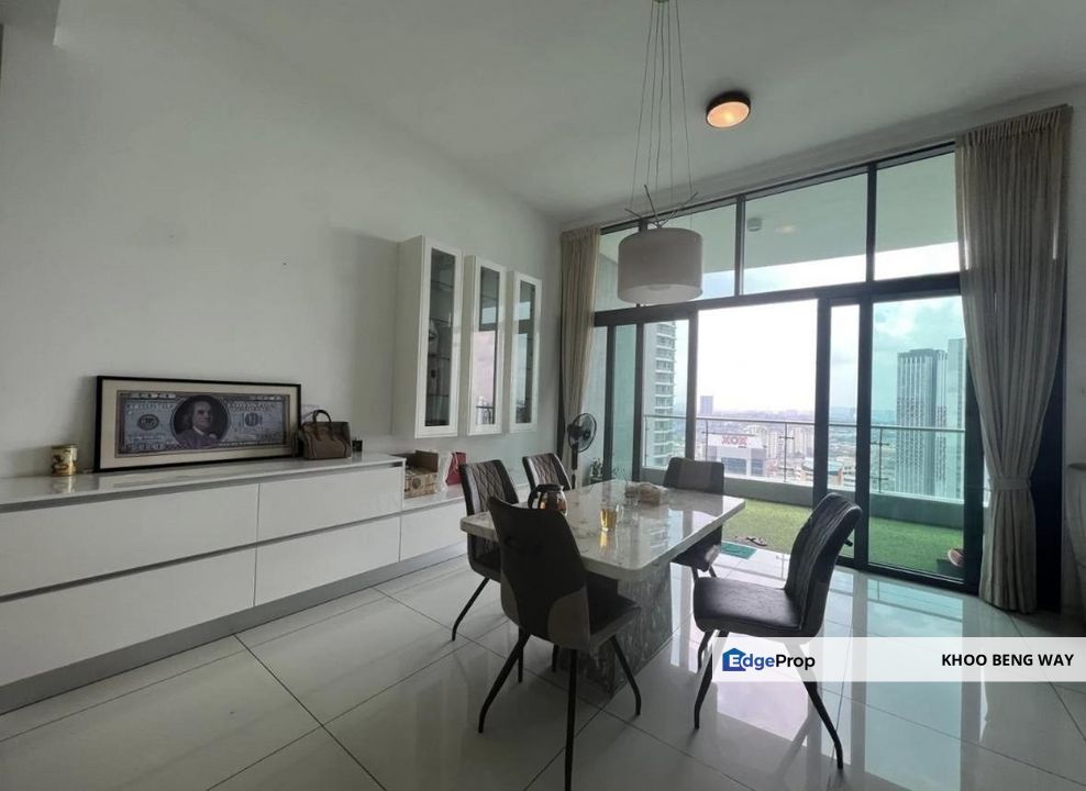 Well Maintained Family Size Layout. Golf View on a Mid High Floor, Selangor, Tropicana