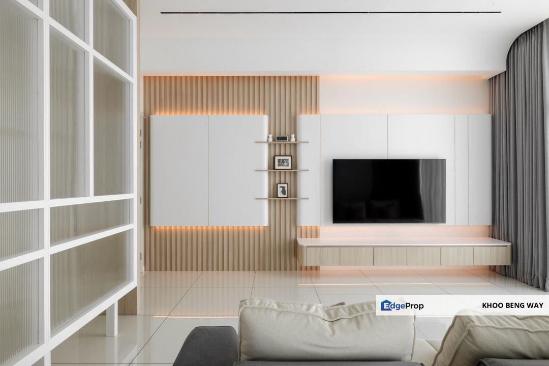 Rare 5 Car Parks! Beautifully Renovated Family Size Layout. Golf View on a High Floor, Selangor, Tropicana