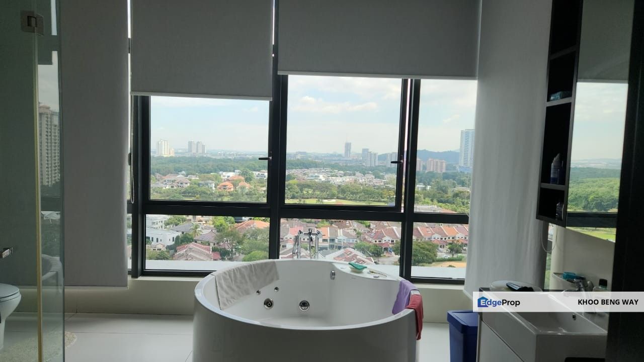 Mid Floor Fully Furnished Well Maintained Family Size Unit, Selangor, Tropicana