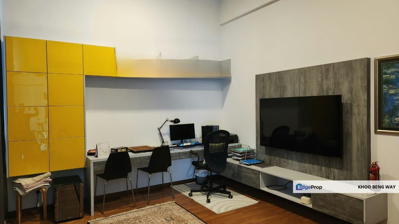 Mid Floor Fully Furnished Well Maintained Family Size Unit, Selangor, Tropicana