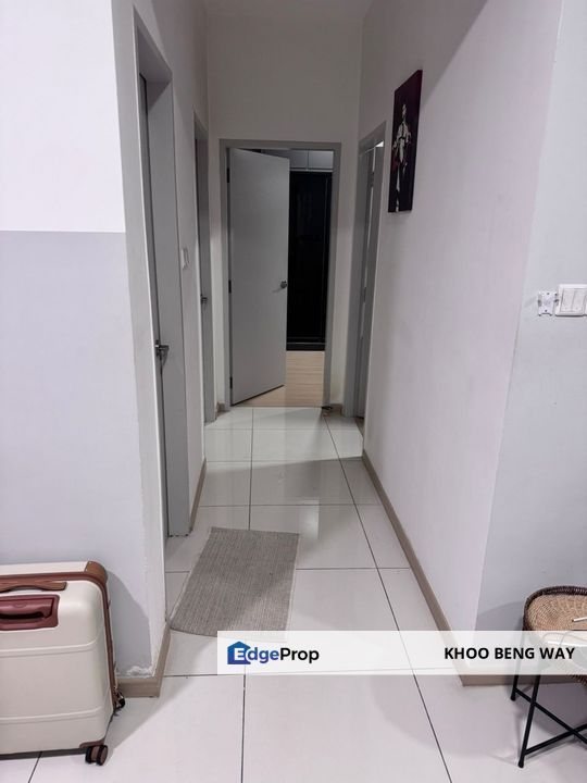 Mid-High Floor Partial Furnished Unit Facing Facilities, Selangor, Petaling Jaya