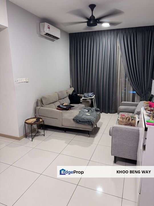 Mid-High Floor Partial Furnished Unit Facing Facilities, Selangor, Petaling Jaya