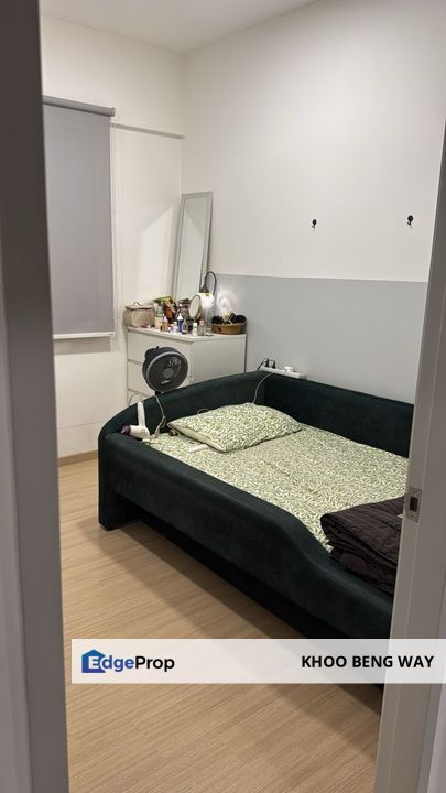 Mid-High Floor Partial Furnished Unit Facing Facilities, Selangor, Petaling Jaya