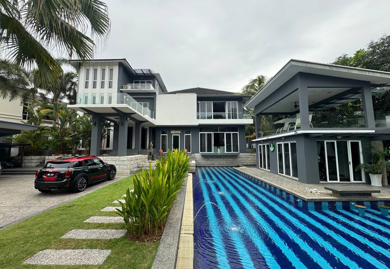 2.5 Storey Bungalow at Country Heights, Kajang, Luxury Fully Renovated with Private Pool 