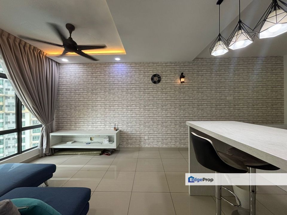 ARC @ Austin  Hill 2B2B Partially Furnished Renovated Unit For Sale RM 310K, Johor, Johor Bahru
