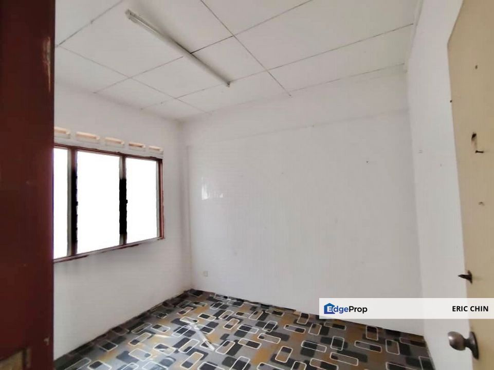 For Sale 155k @ Flat Taman Sri Plentong @ 3 rooms, Johor, Plentong