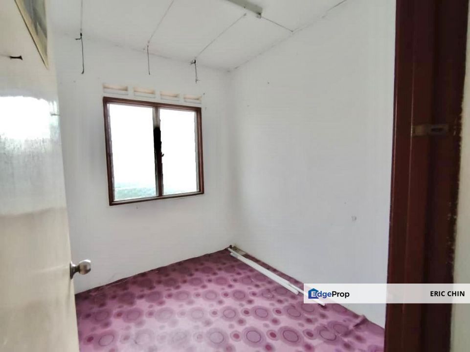 For Sale 155k @ Flat Taman Sri Plentong @ 3 rooms, Johor, Plentong