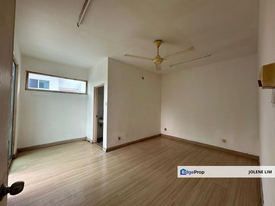 Taman Nadayu CORNER Three Sty Superlink, Selangor, Kajang