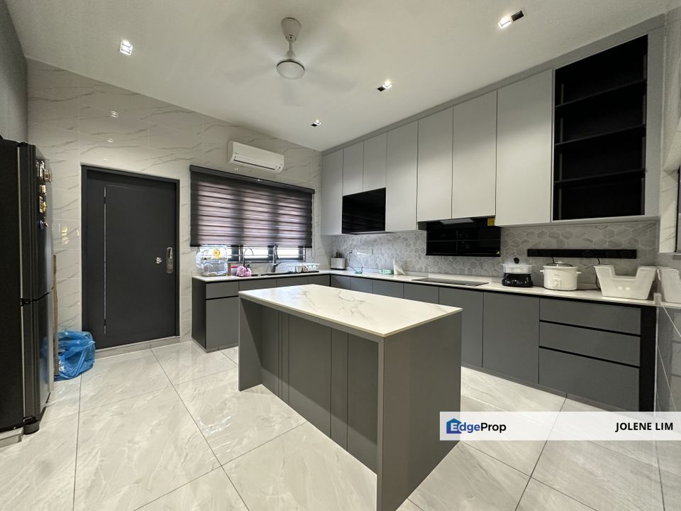 Bandar Mahkota Cheras CORNER Townhouse, Selangor, Cheras