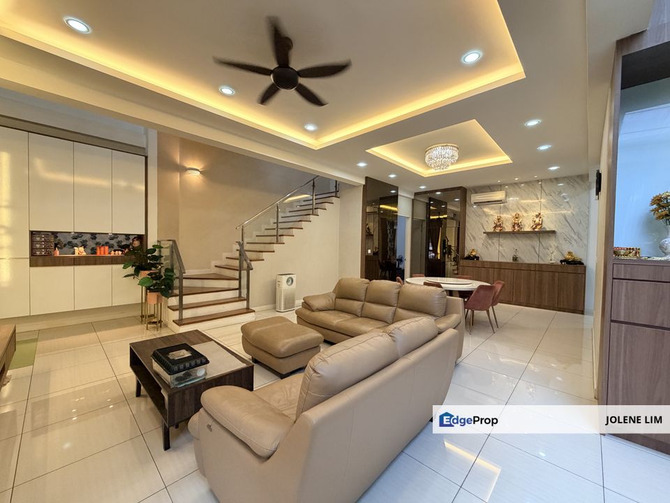 Bandar 16 Sierra Puchong Three Sty Linked Semi D, Selangor, Puchong