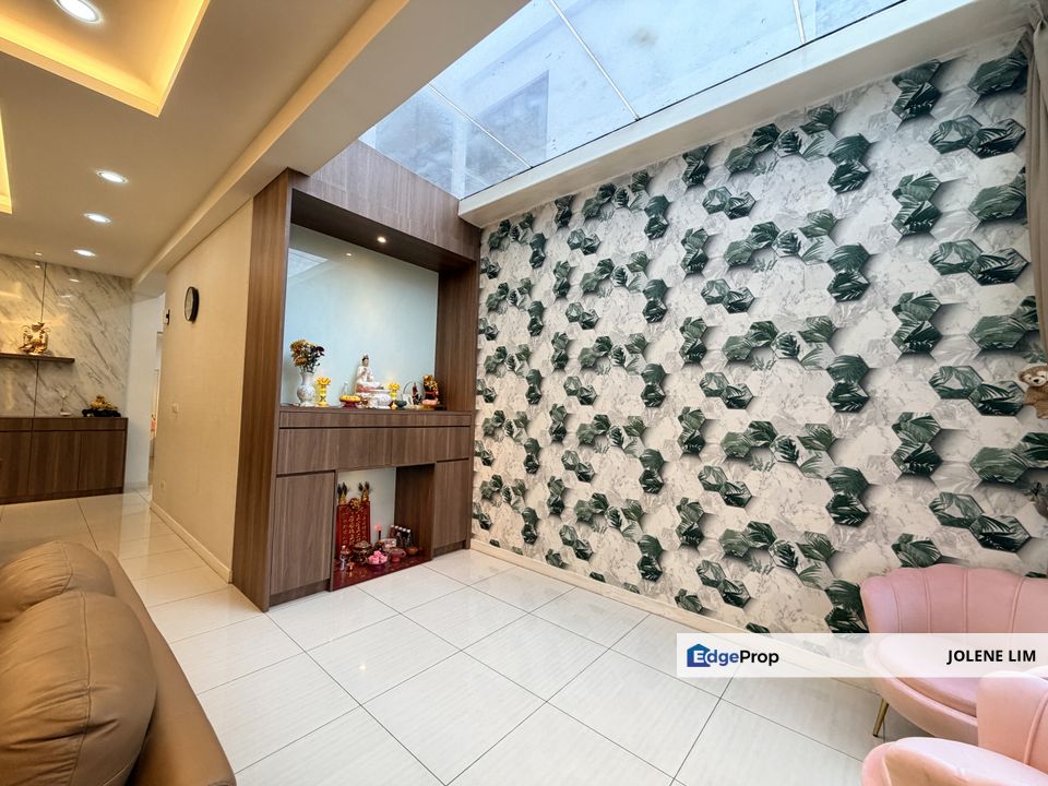 Bandar 16 Sierra Puchong Three Sty Linked Semi D, Selangor, Puchong