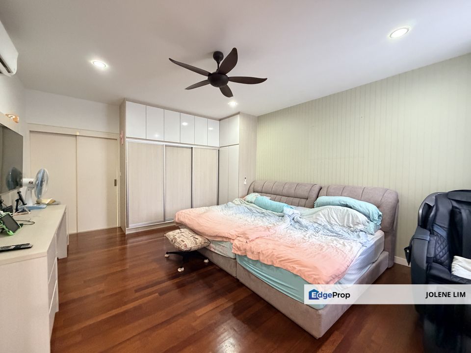 Bandar 16 Sierra Puchong Three Sty Linked Semi D, Selangor, Puchong