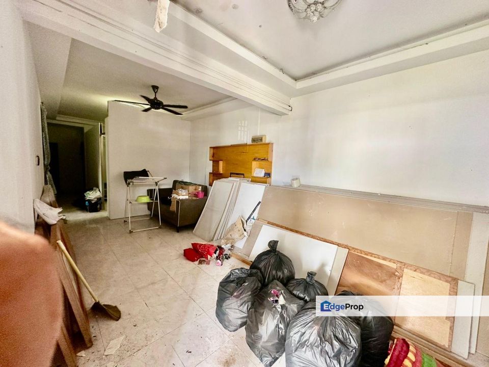 Taman Rinting Masai Single storey landed house end lot, Johor, Johor Bahru