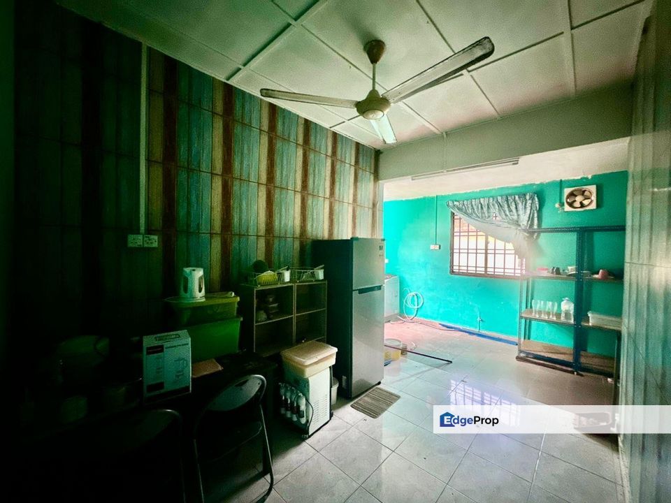 Taman Rinting Masai Single storey landed house end lot, Johor, Johor Bahru