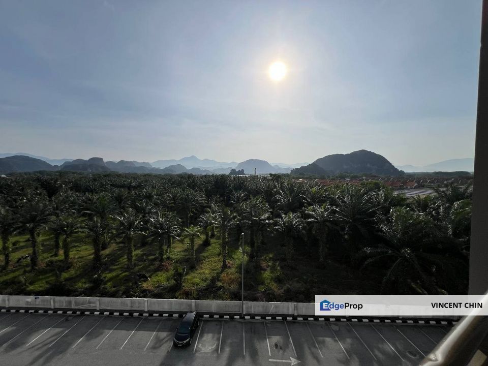 Seri Tecoma Condominium, Botani.  Fully Renovated & Fully Furnished unit for sale, Perak, Ipoh