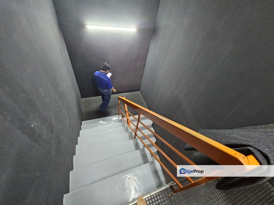 Freehold link warehouse Hicom Glenmarie industrial Park for sale , Selangor, Shah Alam