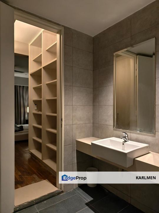 Cascades Residency Corner Unit Kota Damansara Near MRT, Selangor, Kota Damansara