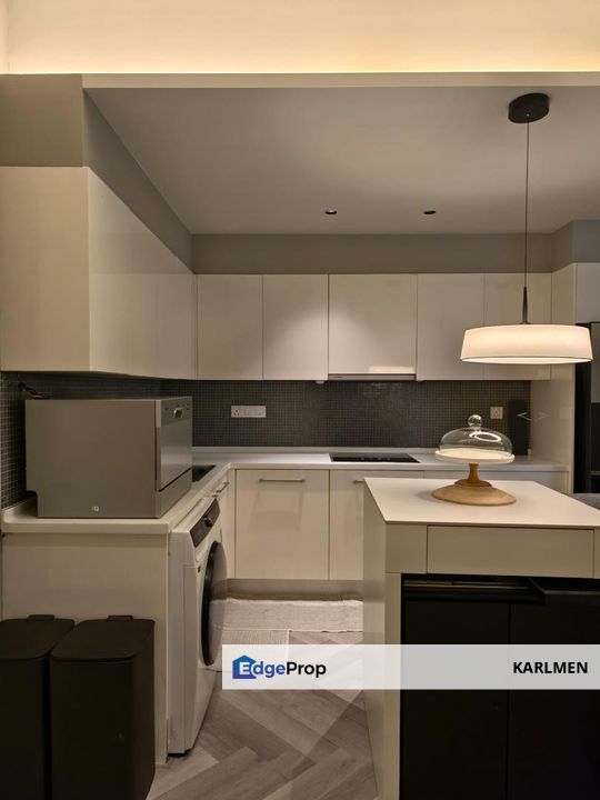 Cascades Residency Corner Unit Kota Damansara Near MRT, Selangor, Kota Damansara
