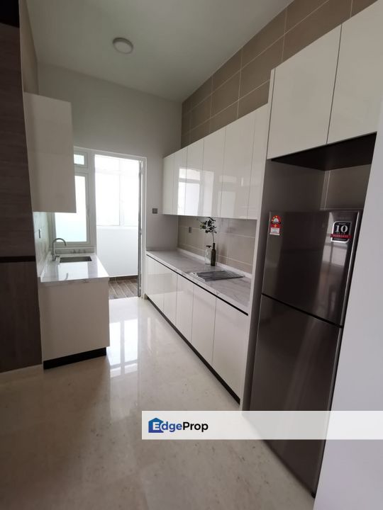 TriTower Studio with fully furnish n design, Johor, Johor Bahru