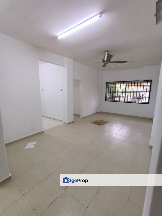 Lily & Jasmine Apartment, Tampoi Indah, 3 bedrooms, partial furnished, Johor, Tampoi