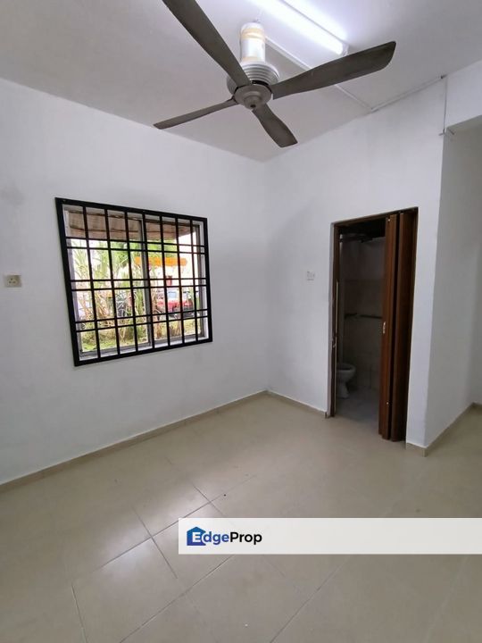 Lily & Jasmine Apartment, Tampoi Indah, 3 bedrooms, partial furnished, Johor, Tampoi