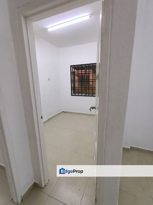 Lily & Jasmine Apartment, Tampoi Indah, 3 bedrooms, partial furnished, Johor, Tampoi