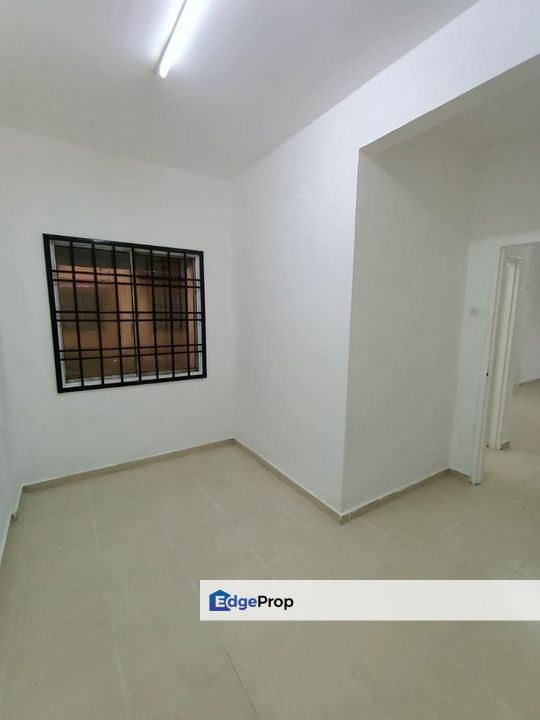 Lily & Jasmine Apartment, Tampoi Indah, 3 bedrooms, partial furnished, Johor, Tampoi