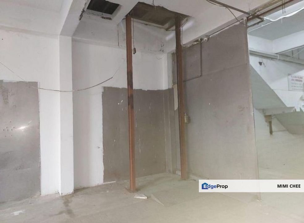 1.5 Storey fully extended terrace factory @ Taman Selayang Utama, Selangor, Gombak