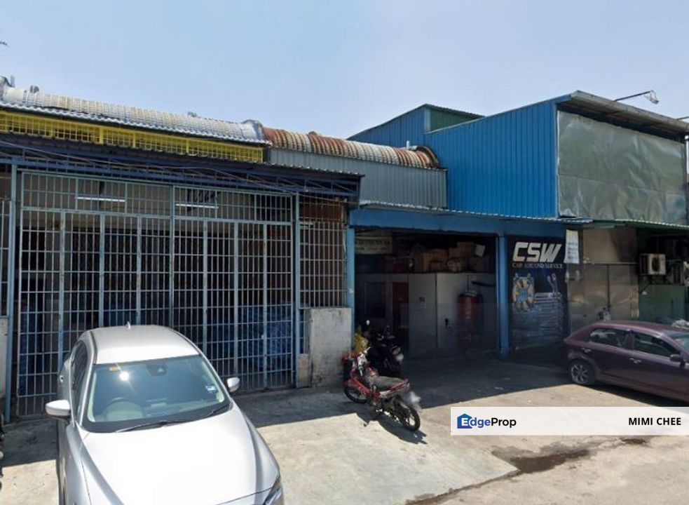 1.5 Storey fully extended terrace factory @ Taman Selayang Utama, Selangor, Gombak