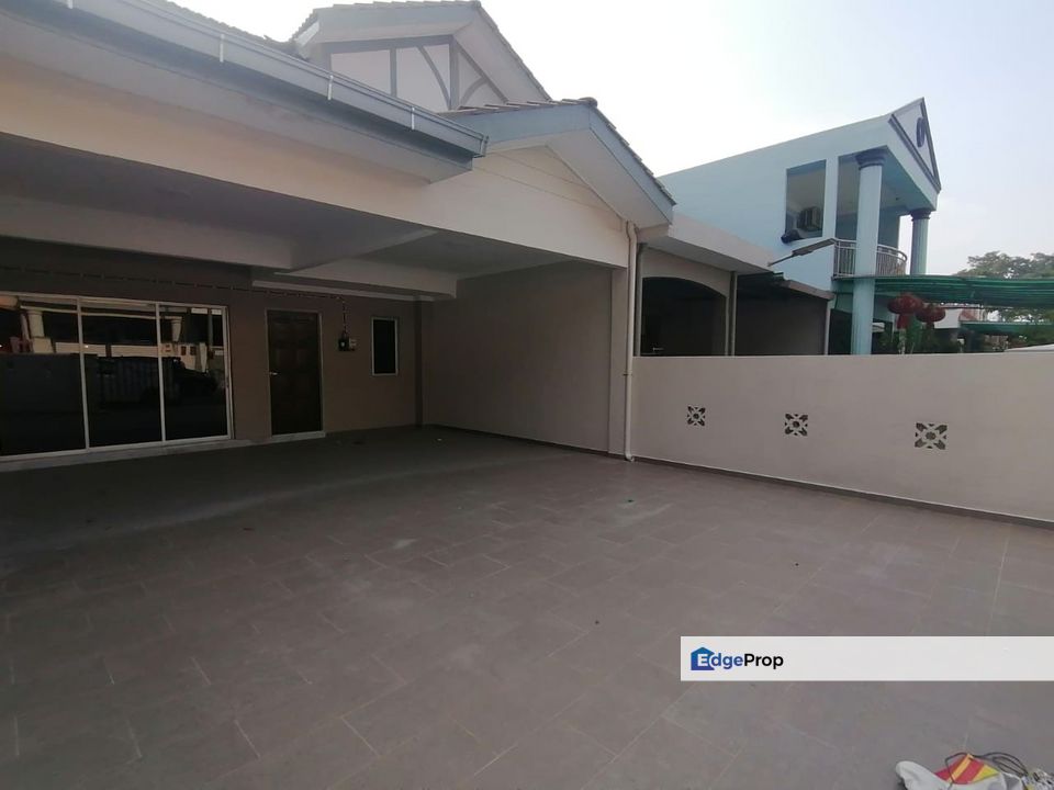 RP 11 - Rawang Perdana 2 - 22x70 - Renovated - 4R3B, Selangor, Rawang